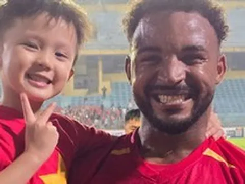 Vì sao vợ Duy Mạnh lại "xin vía" cho quý tử tóc xoăn giống Xuân Son?