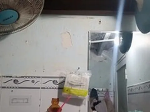 Con gái ông chủ tiệm điện máy ở TP.HCM đăng một tấm ảnh trong nhà vệ sinh gây chú ý, xem tiếp phải thốt lên: "Ôi loài người"