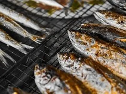 Mỹ đánh giá: Đột quỵ “rất sợ” loại cá này, vô địch về omega-3, ra chợ là mua được