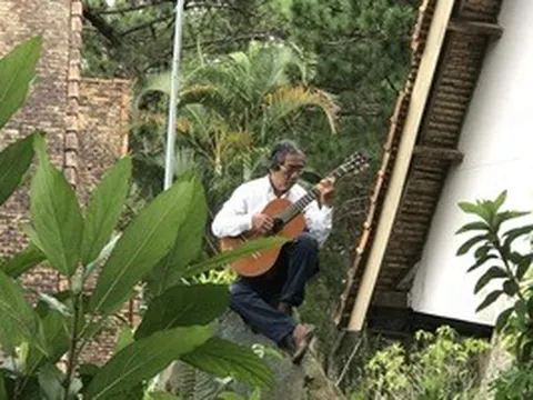 Giọt cà phê và giọt guitar