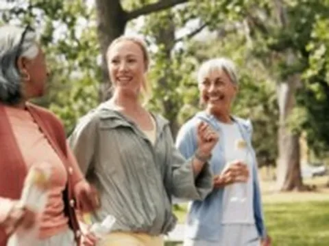 Đi bộ sáng hay tối tốt cho huyết áp?