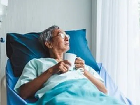 Đọc lời tâm sự cuối cùng của 100 bệnh nhân ung thư, tôi nhận ra 5 cách hữu ích để sống hạnh phúc trong nửa sau cuộc đời