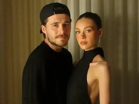 Vóc dáng ngày càng khẳng khiu của vợ Brooklyn