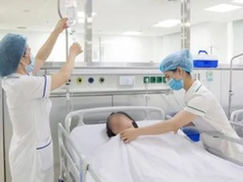 Liên tục thức khuya, tắm muộn, nam thanh niên đột quỵ trong đêm