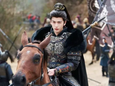 "Tướng quân kem nền" Trương Lăng Hách gặp biến căng