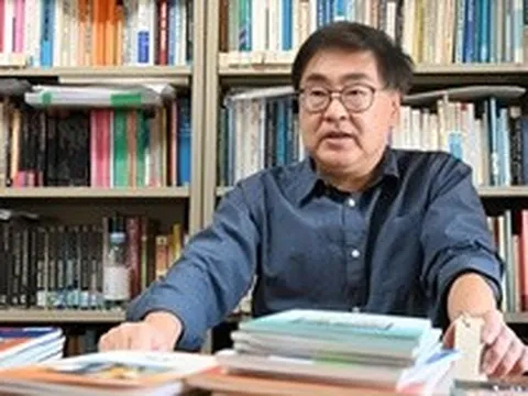 Dịch giả Nhật Bản thông thạo 8 ngoại ngữ dù mới học từ tuổi 49, sở hữu 5 bằng đại học