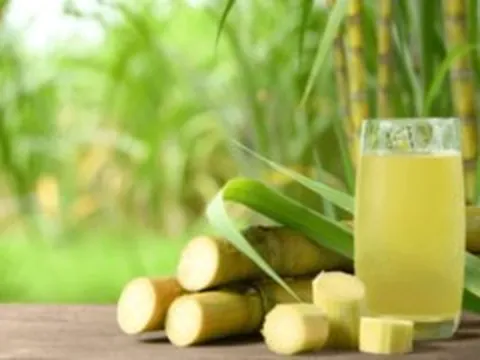 4 nhóm người nên hạn chế uống nước mía mùa hè