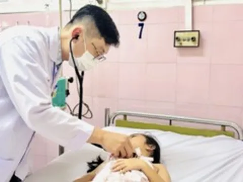 Bộ Y tế yêu cầu điều tra vụ hơn 140 học sinh nghi ngộ độc tại TP.HCM