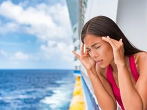 Đi du lịch bằng tàu thuyền, hãy lưu các mẹo chống say sóng đơn giản này