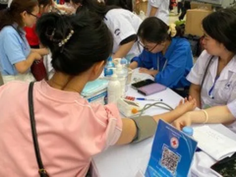 Người phụ nữ 'gầy như que củi' vẫn mắc bệnh gan nhiễm mỡ