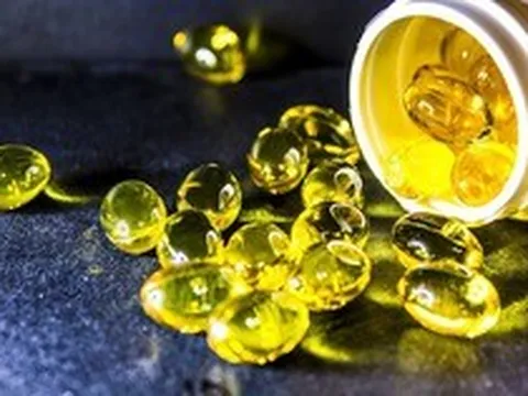 Vì sao không phải ai cũng nên uống omega-3? Bác sĩ Bệnh viện Bạch Mai giải thích