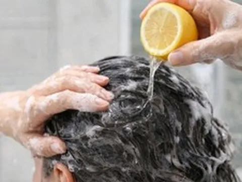 Lợi ích và rủi ro của việc gội đầu bằng chanh