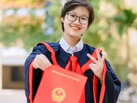 Cuộc gặp định mệnh và câu hỏi của bác sĩ Mỹ khiến cô gái ung thư máu bật khóc