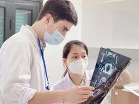 Sinh viên Oxford, Heidelberg sang Việt Nam học ca bệnh 'chỉ có trong y văn'