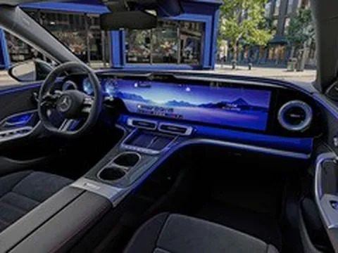 Tin xe tuần qua: Mercedes C-Class lộ màn hình 'khủng'