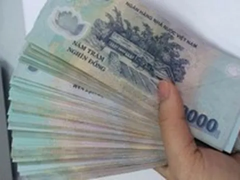 Phát hiện 192 tờ tiền mệnh giá 500K nằm chơ vơ ở khay tiền của cây ATM MB Bank