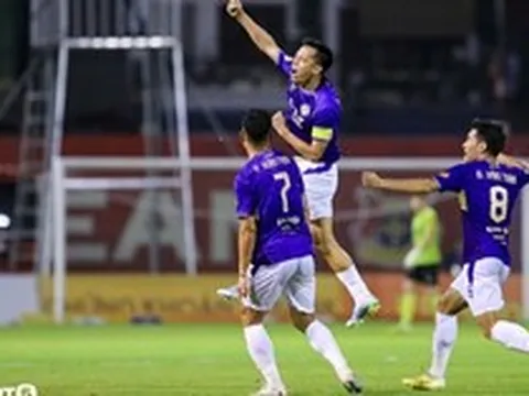 Văn Quyết bị cấm thi đấu 1 trận tại V.League