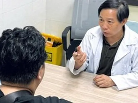 CEO 42 tuổi bật khóc khi cơ thể bỗng nhiên 'không nghe lời'