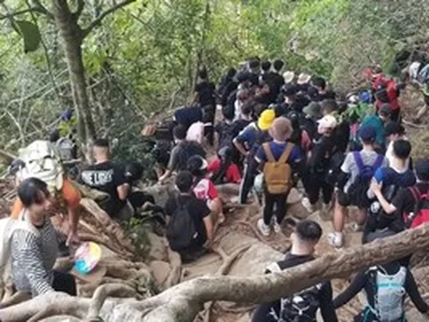 Hình ảnh chen chân chinh phục Núi Bà Đen