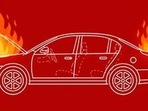 Các bước xử lý và thoát hiểm an toàn khi ô tô bất ngờ bốc cháy