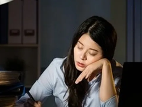Lời khuyên cho những người thường xuyên thức khuya, thiếu ngủ