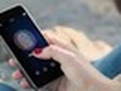 Tại sao không nên dùng vân tay mở khóa điện thoại?