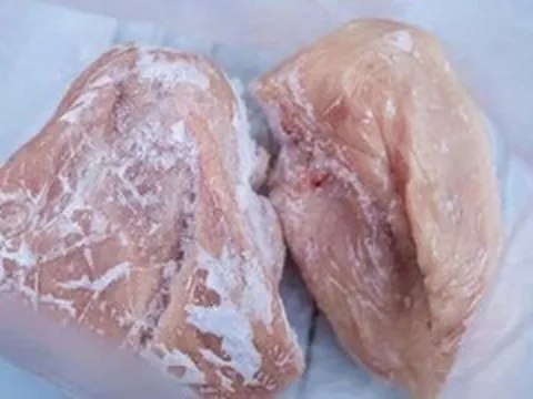 Thịt gà để ngăn đá được bao lâu thì hỏng?