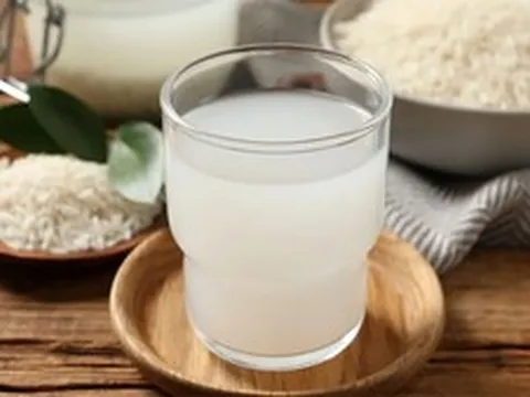 Dưỡng da sáng mịn bằng nước gạo lên men
