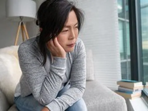 3 bài học đắt giá sau tuổi 40: Những thứ từng cố giữ, hóa ra lại làm mình kiệt quệ