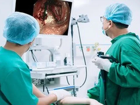 Phát hiện chảy máu dạ dày chỉ từ một dấu hiệu mờ nhạt