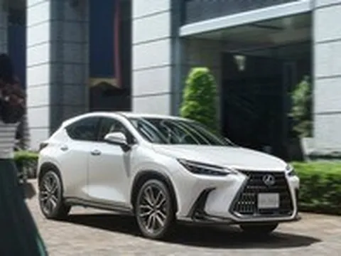 Lexus giảm giá hàng trăm triệu đồng cho xe động cơ hybrid tại Việt Nam