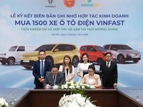 Taxi Hương Giang mua mới 1.500 ô tô điện VinFast, mở rộng hợp tác với Green SM