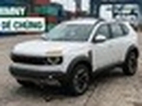 Lada Niva chưa kịp ra mắt Việt Nam đã lộ đời mới chất chơi hơn hẳn: Dáng bớt khối hộp, đèn LED, tay nắm ẩn, dễ cạnh tranh cả Jimny