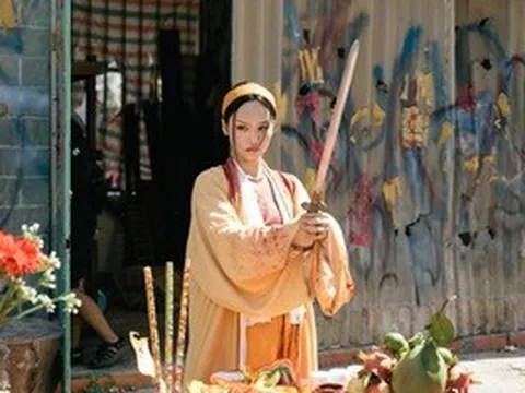 Phim "Đại tiệc trăng máu 8" thế nào giữa "bão" ồn ào nữ chính Miu Lê?