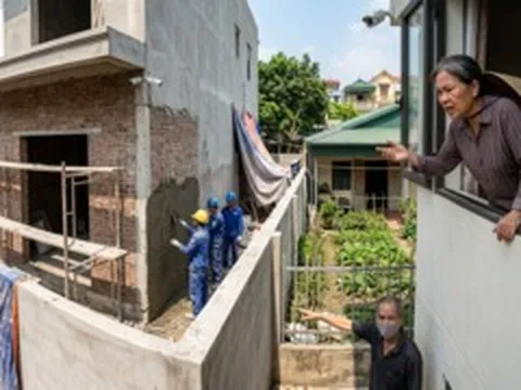 Cho hàng xóm mượn đất trồng rau, tôi bị họ coi như kẻ thù khi muốn xây nhà