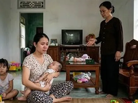 Mẹ chồng không chịu trông cháu để tôi đi làm dù luôn mỉa tôi ăn bám