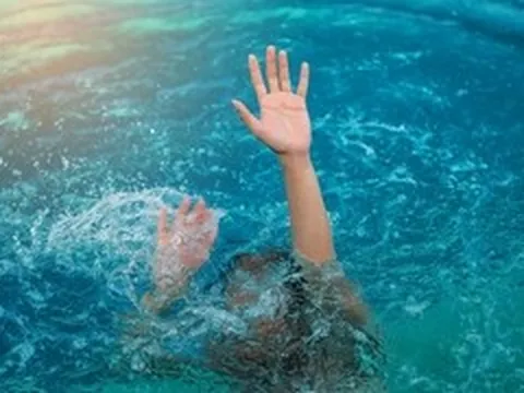 Rủ nhau đi tắm sông, 4 học sinh chết đuối thương tâm: Bộ Y tế đưa cảnh báo khẩn
