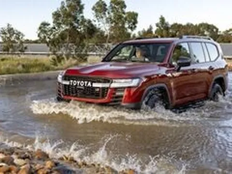 Toyota Land Cruiser mạnh nhất lịch sử có giá tiệm cận Lexus LX 700h