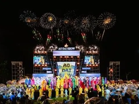 NTK Nguyễn Lan Vy quy tụ dàn hoa hậu, á hậu quốc tế tôn vinh áo dài Việt