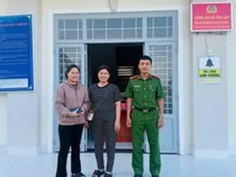 Hai người phụ nữ SN 1966 và 1997 cùng đến công an làm việc sau khi tài khoản phát sinh giao dịch 250.000.000 đồng