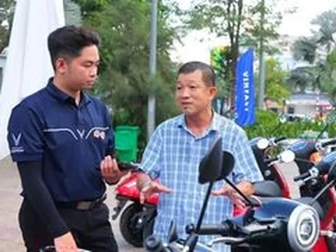 Evo Lite hút khách nhờ không cần bằng lái, đổi pin chỉ trong 1 phút