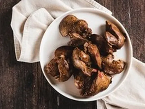 1 bộ phận của gà nhiều cholesterol gấp gần 5 lần mỡ lợn: Thích tới mấy cũng phải hạn chế