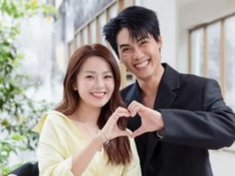 Cặp đôi hot nhất nhì Vbiz: Lộ bằng chứng hẹn hò vì hành động thân mật của nhà gái