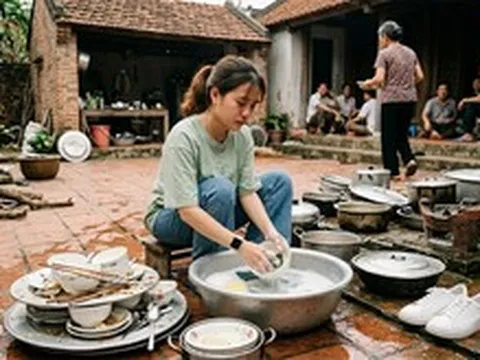 Lần đầu tôi về ra mắt, bạn trai giục rửa 3 mâm bát nhanh lên để còn gọt trái cây
