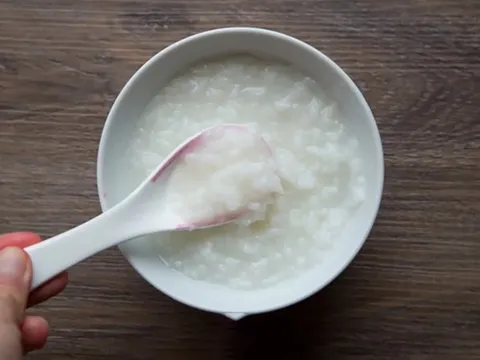 Ăn cháo suốt 1 tháng để "dưỡng dạ dày", người phụ nữ 55 tuổi "kinh ngạc" khi đi khám