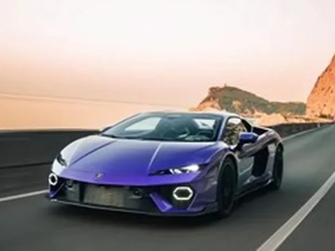 CEO Lamborghini: Siêu xe điện chưa thể thay thế cảm xúc của động cơ xăng