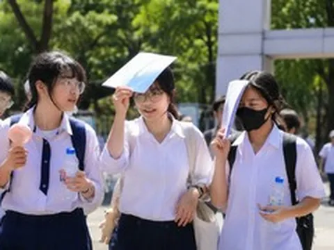Sĩ tử thi lớp 10 căng mình giữa nắng nóng: 5 lưu ý để không kiệt sức