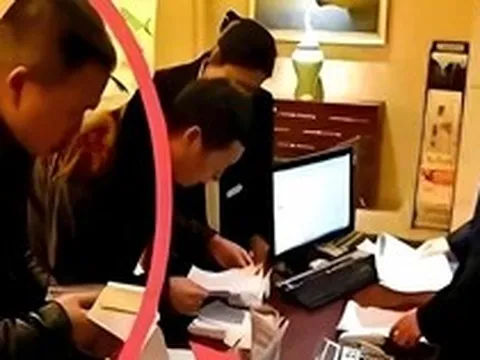Họp lớp hết 116 triệu, cậu bạn cá biệt năm xưa đứng dậy trả tiền, nói một câu khiến tất cả đứng hình rồi lặng lẽ rời nhóm