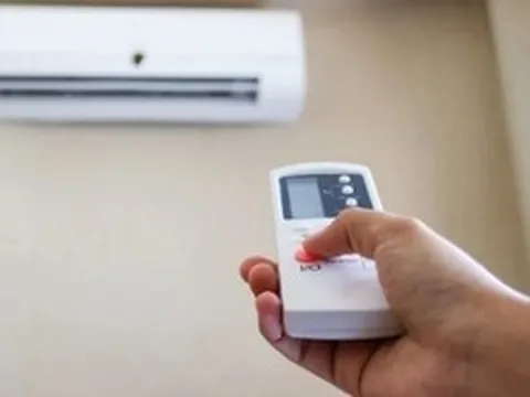 Hà Nội 'như chảo lửa', bác sĩ cảnh báo 'bẫy' điều hòa và dấu hiệu sốc nhiệt
