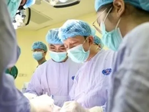 Tưởng nhiệt miệng thông thường, đi khám phát hiện ung thư ở tuổi 33